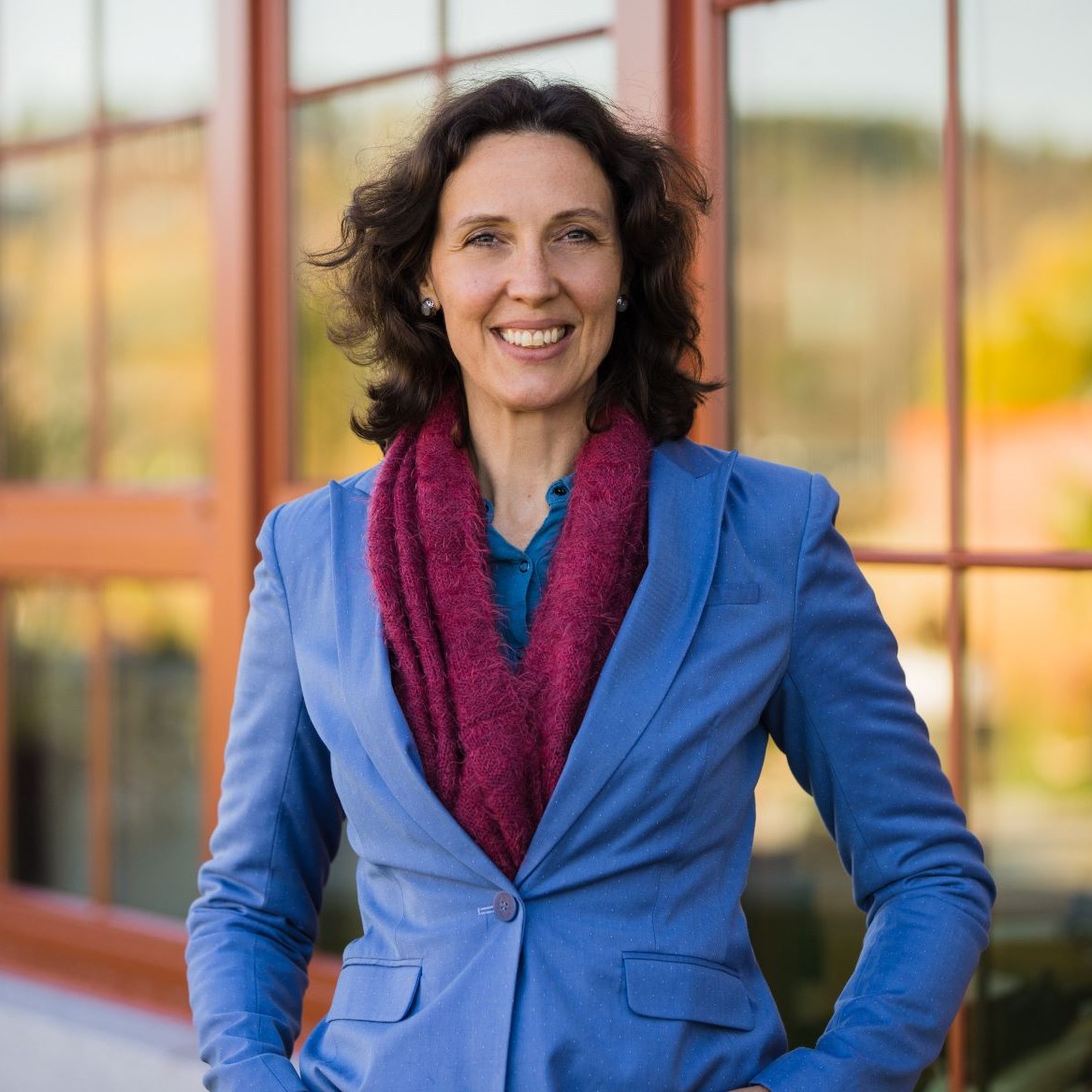 RS_Preferred Headshot 1 SQUARE SMALL